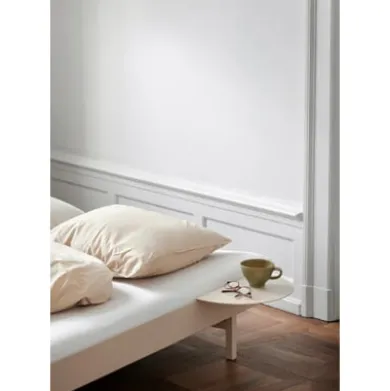 Nachttisch zu Bett 90–180